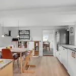 Lovely In With Kitchen Hébergement de vacances