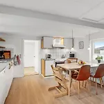 Lovely In With Kitchen *